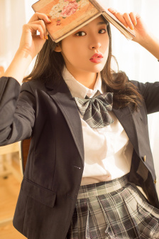 在厨房乱子伦对白